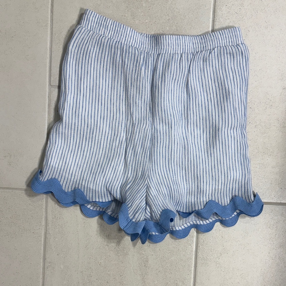 Mine shorts size small